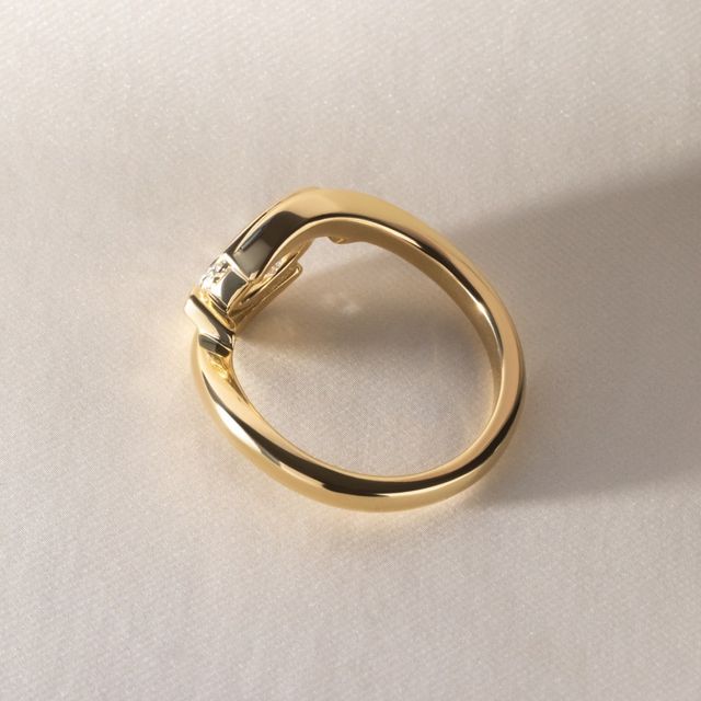 1.00 Carat Marquise Diamond Bezel-Set Ring In Yellow Gold - Naia