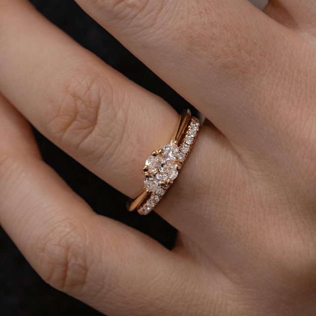 Women's yellow gold wedding ring