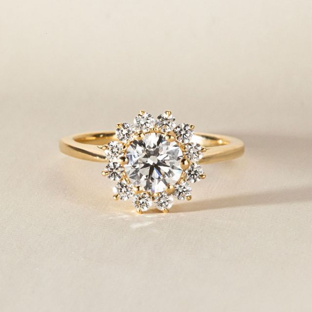 0.75 Carat Round Diamond Cluster Ring In Yellow Gold - Windermere