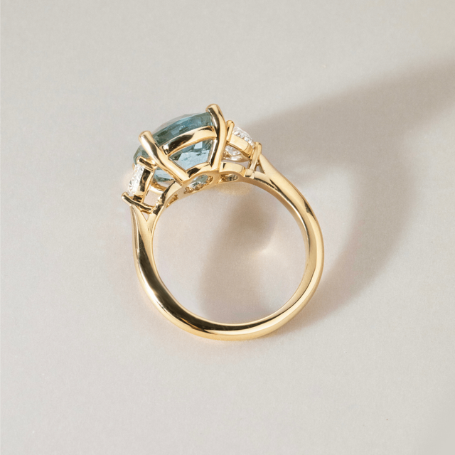 5.37 Carat Oval Aquamarine Trilogy Engagement Ring In Yellow Gold - Moonlight