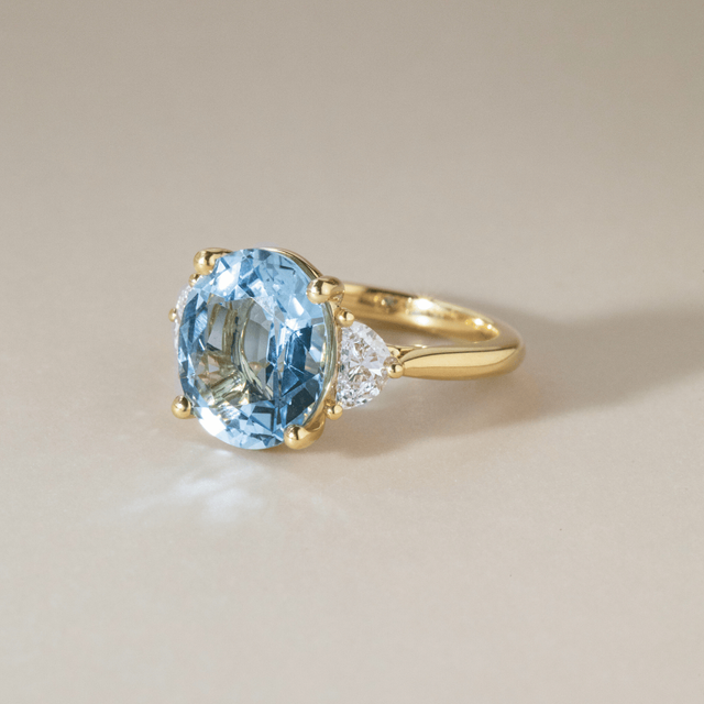 5.37 Carat Oval Aquamarine Trilogy Engagement Ring In Yellow Gold - Moonlight