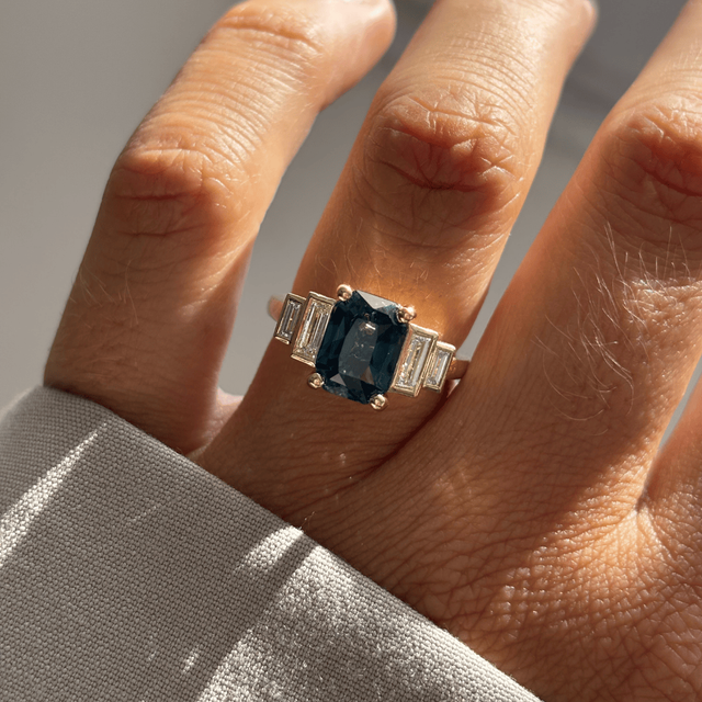 3.53 Carat Emerald-Cut Teal Sapphire Five Stone Engagement Ring In Yellow Gold - Lapilli