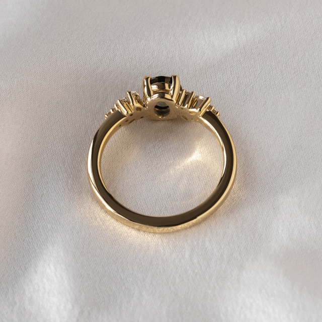 1.57 Carat Oval Teal Sapphire Cluster Engagement Ring In Yellow Gold - Sphinx