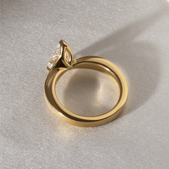 2.24 Carat Pear Diamond Solitaire Engagement Ring In Yellow Gold - Vri