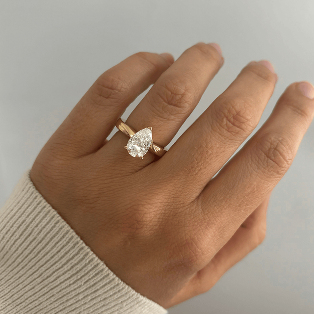 2.24 Carat Pear Diamond Solitaire Engagement Ring In Yellow Gold - Vri
