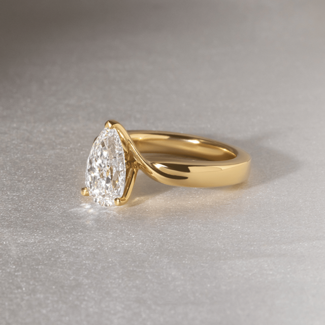 2.24 Carat Pear Diamond Solitaire Engagement Ring In Yellow Gold - Vri