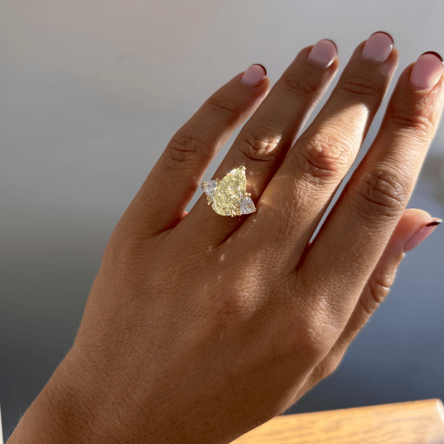 5.17 Carat Lab Grown Pear Yellow Diamond Trilogy Ring In Yellow Gold - Manilla