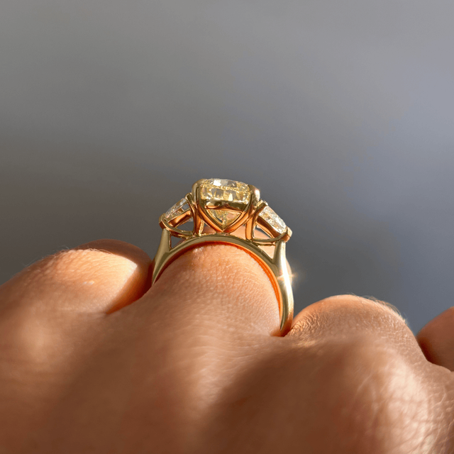 5.17 Carat Lab Grown Pear Yellow Diamond Trilogy Ring In Yellow Gold - Manilla