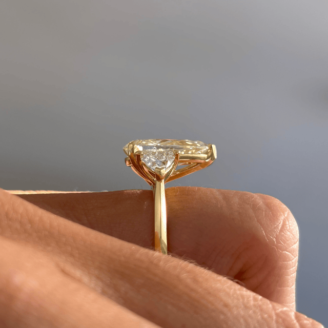 5.17 Carat Lab Grown Pear Yellow Diamond Trilogy Ring In Yellow Gold - Manilla