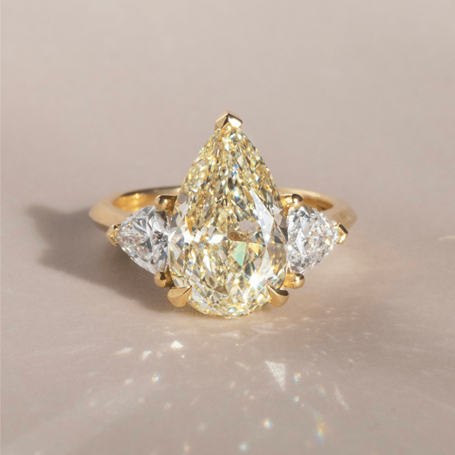 5.17 Carat Lab Grown Pear Yellow Diamond Trilogy Ring In Yellow Gold - Manilla