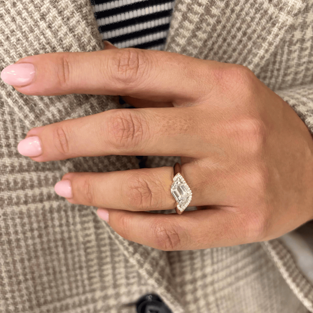 1.66 Carat Flame Cut Diamond Semi Bezel Engagement Ring In Yellow Gold - Novelty Flame