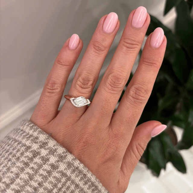 1.66 Carat Flame Cut Diamond Semi Bezel Engagement Ring In Yellow Gold - Novelty Flame