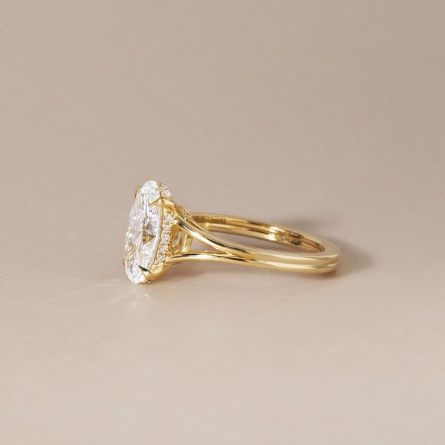 2.00 Carat Lab Grown Oval Diamond Split-Shoulder Bespoke Engagement Ring in Yellow Gold