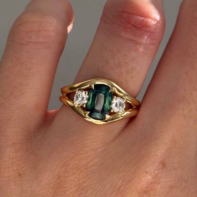 2.01 Carat Natural Elongated Cushion Teal Bi Parti Sapphire Trilogy Ring in Yellow Gold – Serra