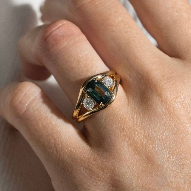 2.01 Carat Natural Elongated Cushion Teal Bi Parti Sapphire Trilogy Ring in Yellow Gold – Serra