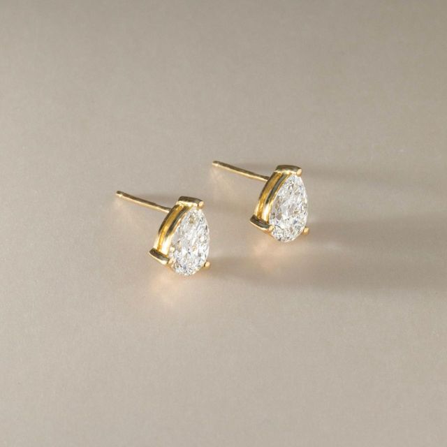 1.46 Carat Lab Grown Pear Diamond Stud Earrings in Yellow Gold - Naomi