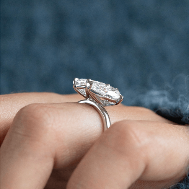 4.50 Carat Emerald And Pear Diamond Toi et Moi Engagement Ring in Platinum