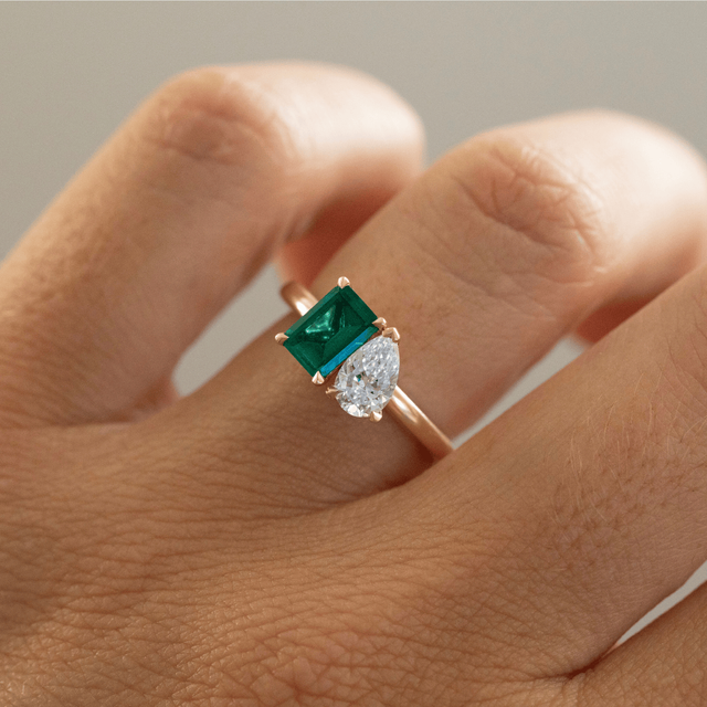 2.00 Carat Green Emerald And Pear Diamond Toi et Moi Engagement Ring in Yellow Gold