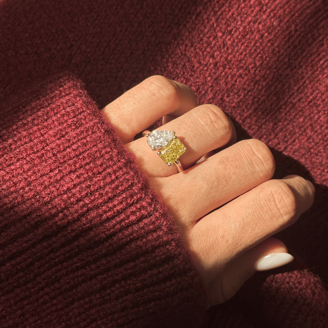 4.00 Carat Pear And Radiant Yellow Diamond Toi et Moi Engagement Ring in Yellow Gold