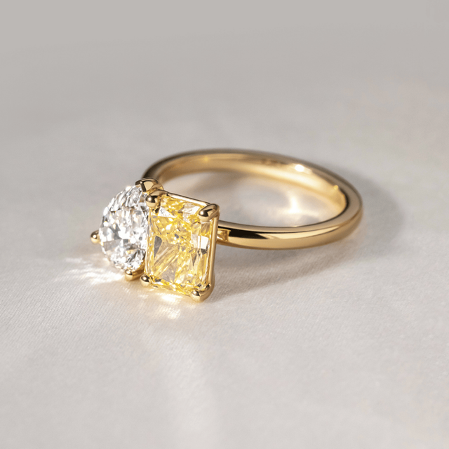 4.00 Carat Pear And Radiant Yellow Diamond Toi et Moi Engagement Ring in Yellow Gold