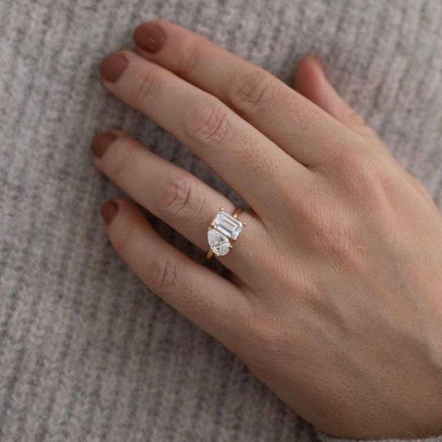 Toi Et Moi Lab Grown Pear And Emerald Diamond Engagement Ring In Yellow Gold