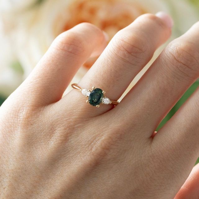 1.22 Carat Natural Oval Teal Sapphire Trilogy Engagement Ring In Yellow Gold - Amaya