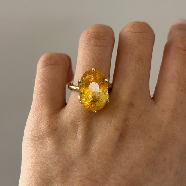 20.38 Carat Natural Oval Yellow Sapphire Solitaire Engagement Ring in Yellow Gold - Elswin
