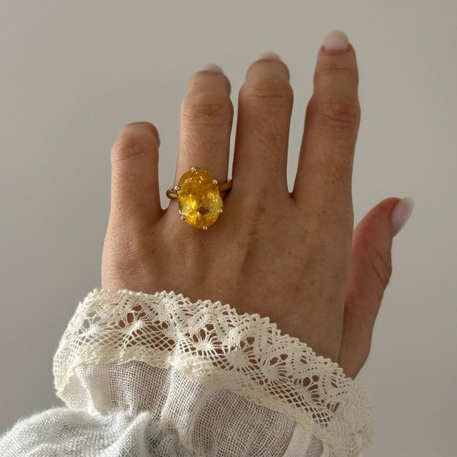 20.38 Carat Natural Oval Yellow Sapphire Solitaire Engagement Ring in Yellow Gold - Elswin