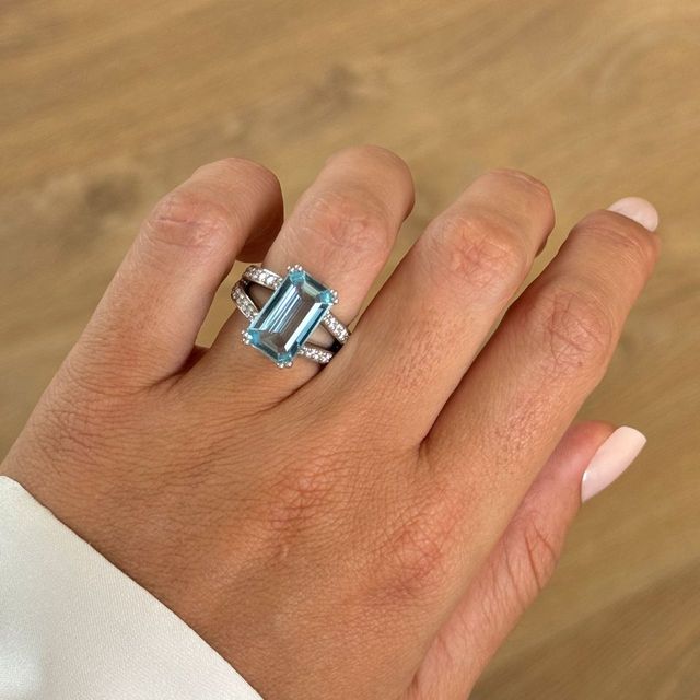 4.29 Carat Emerald Cut Aquamarine Split Shank Diamond Band Ring in Platinum - Naveya