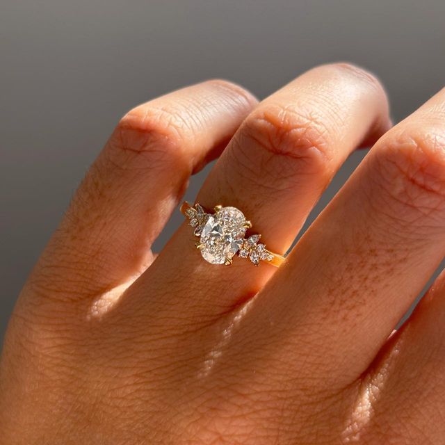 1.50 Carat Lab Grown Oval Diamond Cluster Engagement Ring in Yellow Gold - Sphinx