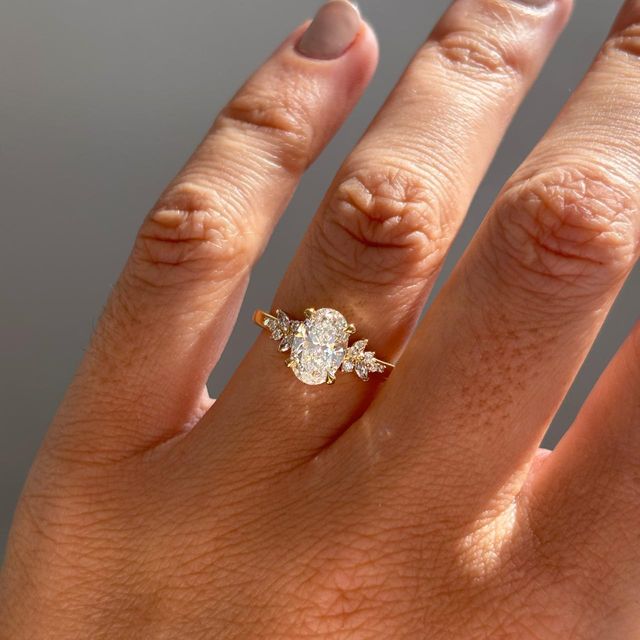 1.50 Carat Lab Grown Oval Diamond Cluster Engagement Ring in Yellow Gold - Sphinx