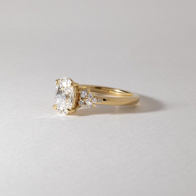 1.50 Carat Lab Grown Oval Diamond Cluster Engagement Ring in Yellow Gold - Sphinx