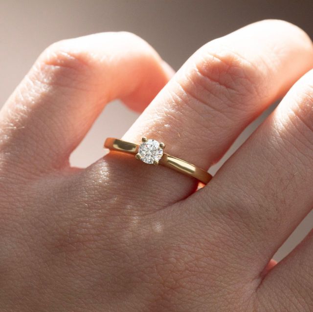 0.30 Carat Lab Grown Round Diamond Solitaire Engagement Ring in Yellow Gold - Ibib