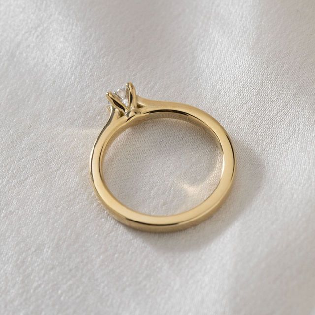 0.30 Carat Lab Grown Round Diamond Solitaire Engagement Ring in Yellow Gold - Ibib
