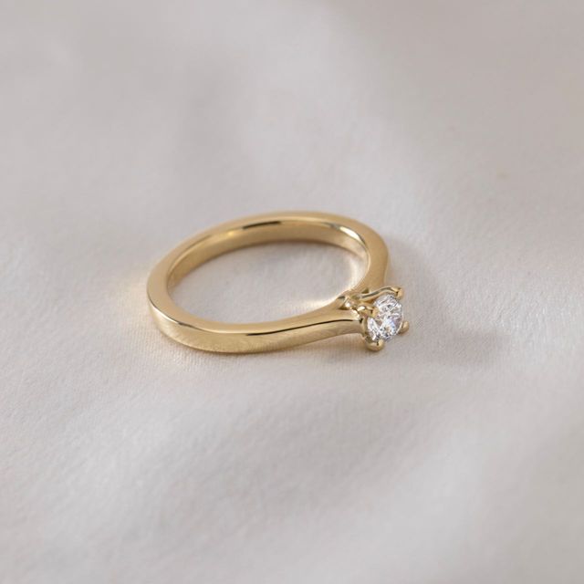 0.30 Carat Lab Grown Round Diamond Solitaire Engagement Ring in Yellow Gold - Ibib