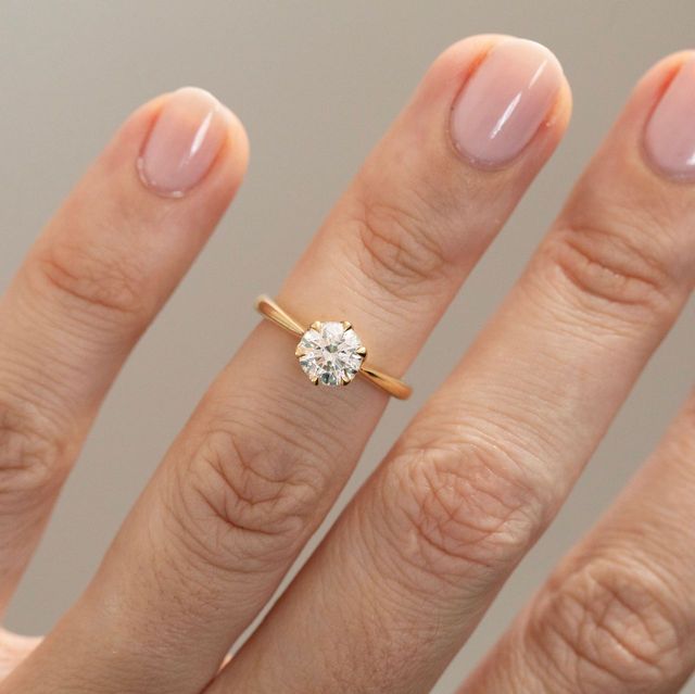 1 Carat Lab Grown Round Diamond Solitaire Engagement Ring in Yellow Gold - Elswin