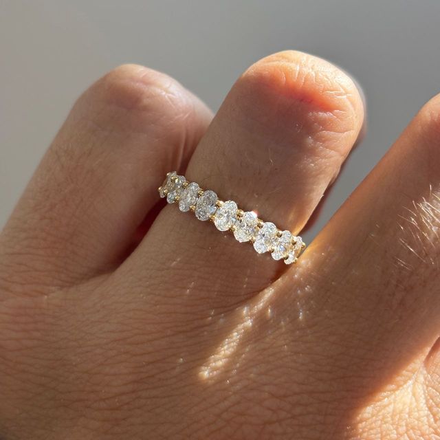 1.40 Carat Lab Grown Oval Diamond Half Eternity Wedding Ring in Yellow Gold - Lux