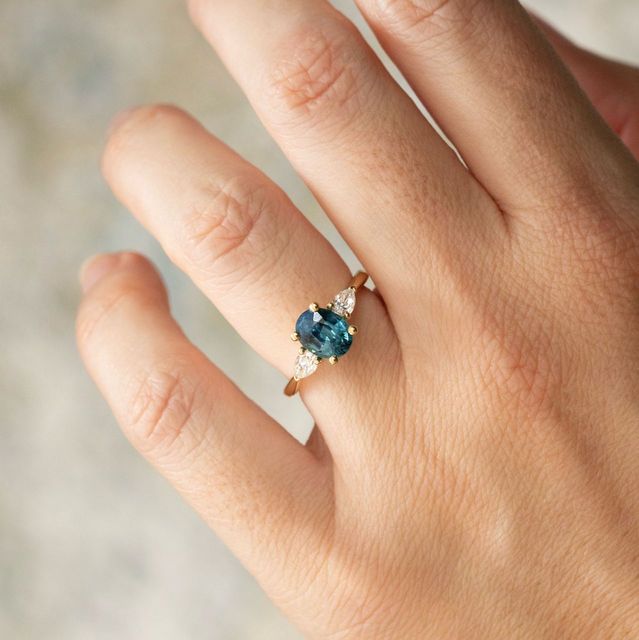 2.12 Carat Natural Oval Teal Sapphire Trilogy Engagement Ring in Yellow Gold - Vivian