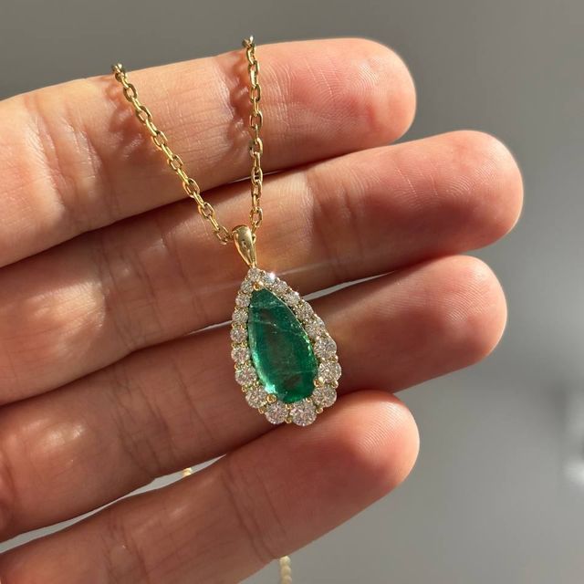 3.62 Carat Natural Pear Emerald Graduated Cluster Halo Pendant in Yellow Gold