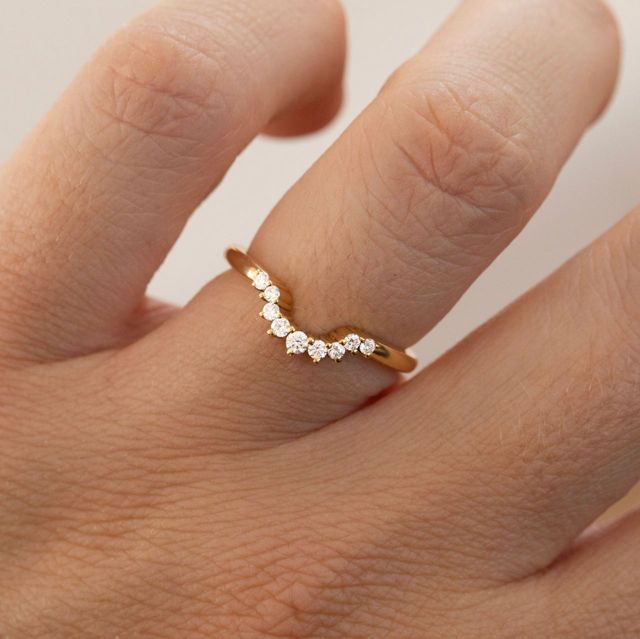 0.25 Carat Natural Brilliant Round Diamond Bespoke Curved Wedding Band in Yellow Gold