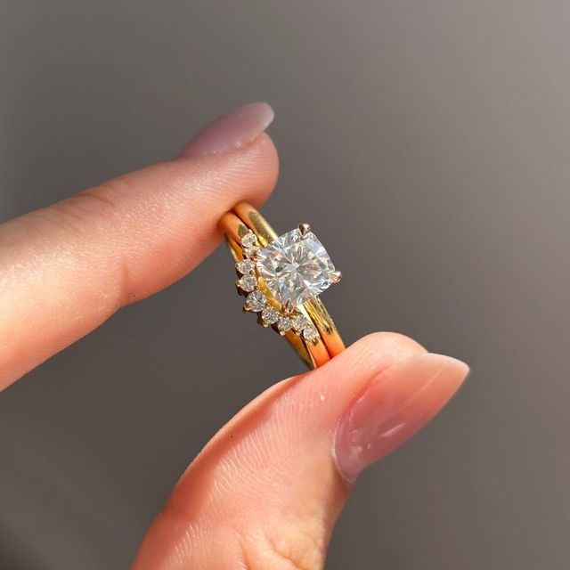 0.25 Carat Natural Brilliant Round Diamond Bespoke Curved Wedding Band in Yellow Gold