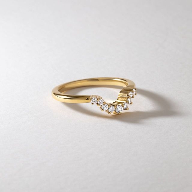 0.25 Carat Natural Brilliant Round Diamond Bespoke Curved Wedding Band in Yellow Gold