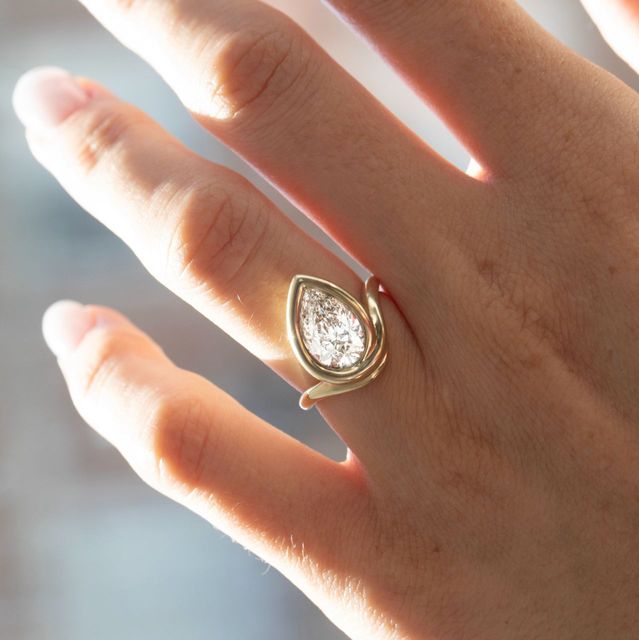 2.00 Carat Lab Grown Pear Diamond Twisted Bezel Bespoke Engagement Ring in Yellow Gold