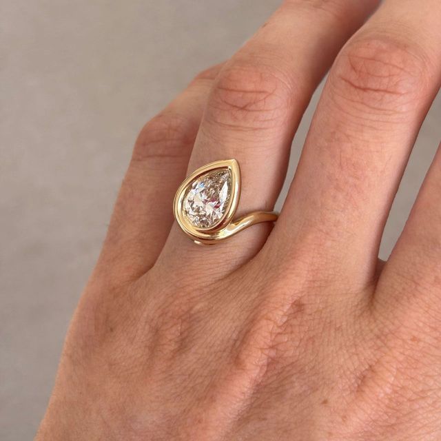 2.00 Carat Lab Grown Pear Diamond Twisted Bezel Bespoke Engagement Ring in Yellow Gold