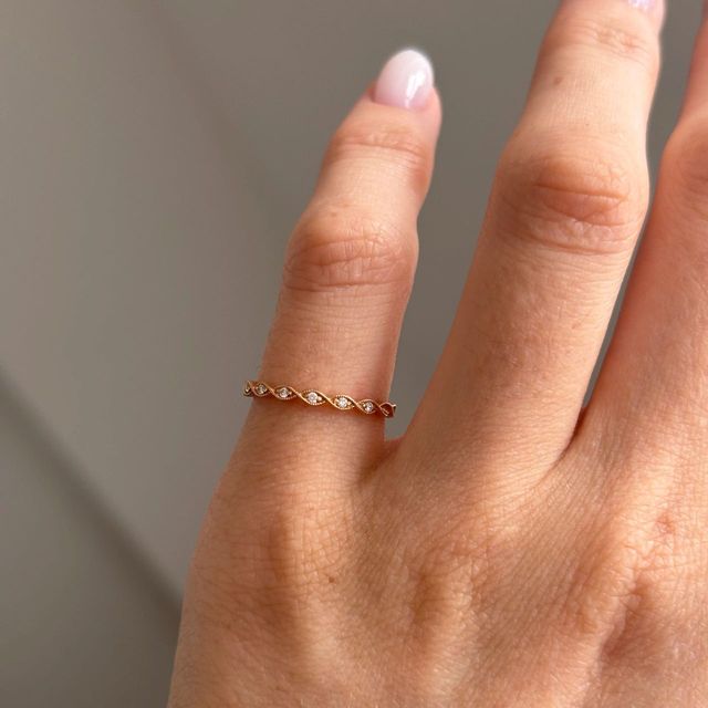 0.10 Carat Natural Round Diamond Grain Set Twisted Eternity Ring in Rose Gold