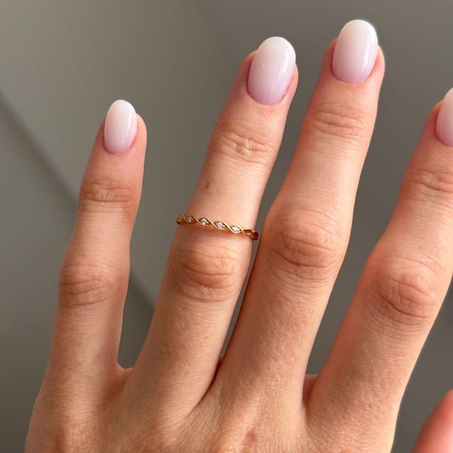 0.10 Carat Natural Round Diamond Grain Set Twisted Eternity Ring in Rose Gold