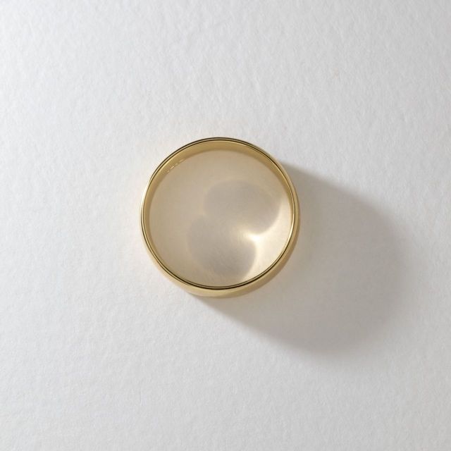 Court Men's Wedding Ring in Yellow Gold - Raven
