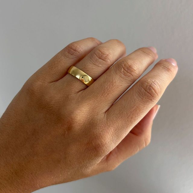 Court Men's Wedding Ring in Yellow Gold - Raven