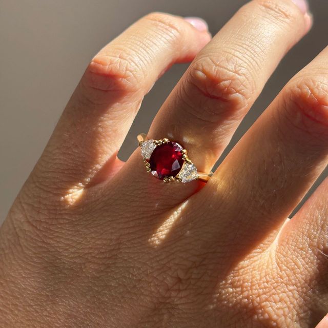 3.55 Carat Natural Oval Pigeon Blood Ruby Trilogy Engagement Ring In Yellow Gold - Venus