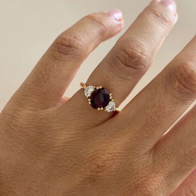 3.55 Carat Natural Oval Pigeon Blood Ruby Trilogy Engagement Ring In Yellow Gold - Venus